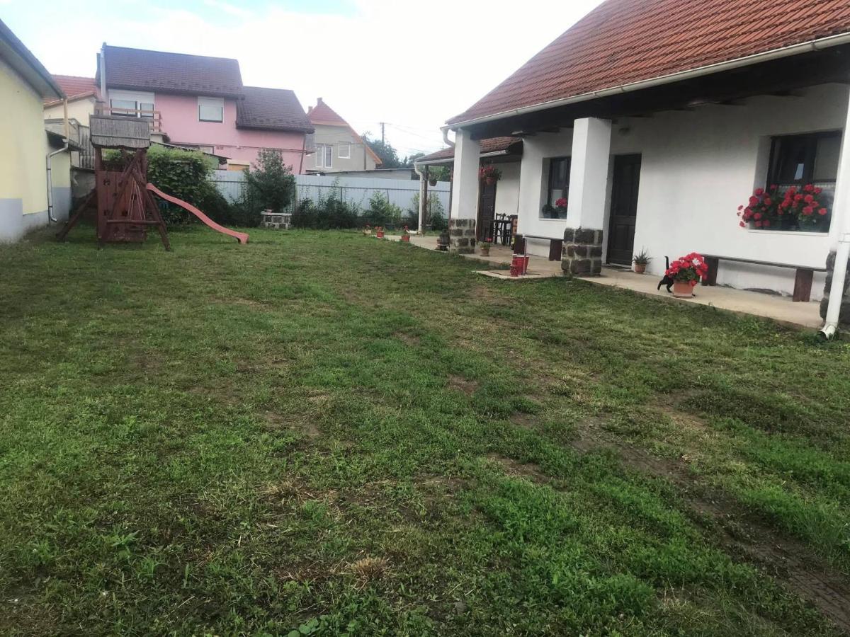 ONCSA Vendégház Gyöngyös Esterno foto