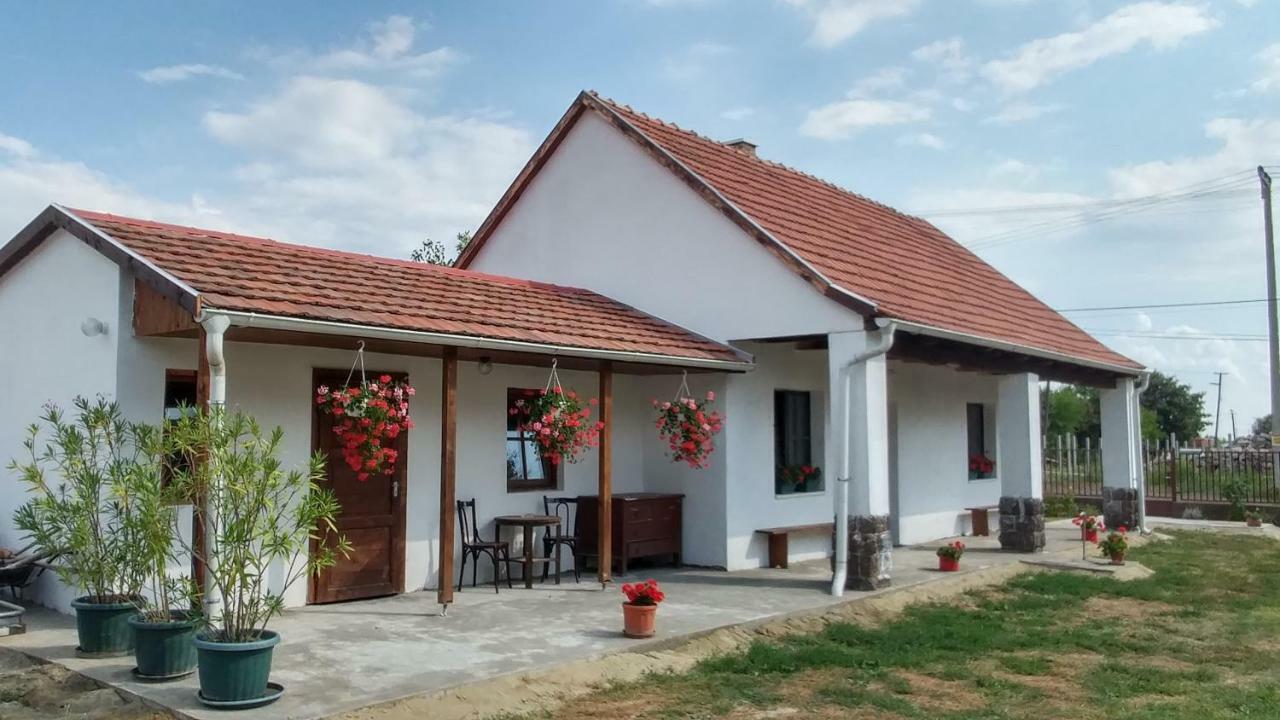 ONCSA Vendégház Gyöngyös Esterno foto